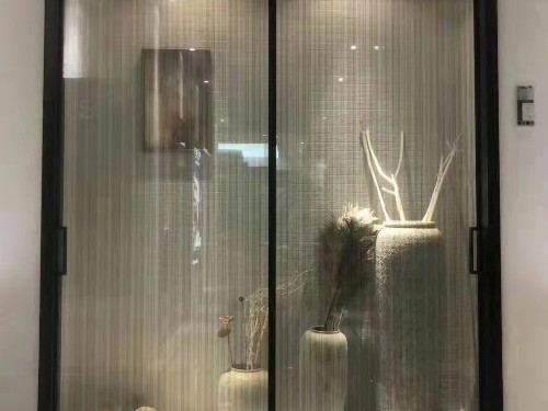 我們在購買陽臺推拉門時要注意什么呢？